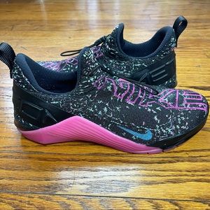 Nike REACT METCON AMP BLACK FIRE PINK